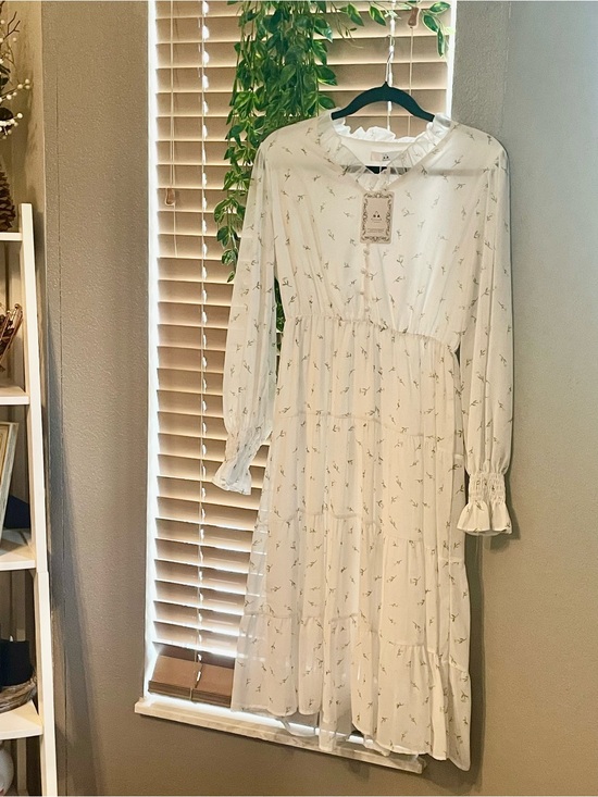 Dresses & Skirts - Women’s Cream Floral Long-Sleeve Tiered Midi Dress